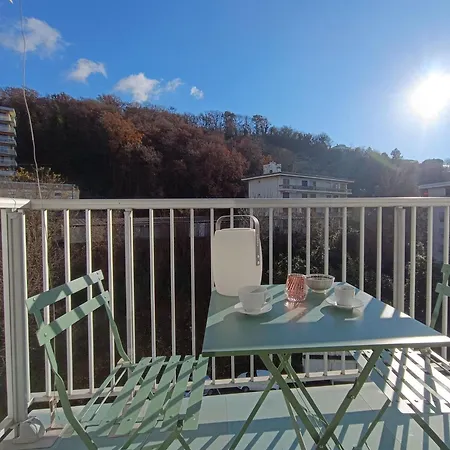 아파트 Meuble 3 Etoiles - Piscine- Balcon - Tennis 엑스레뱅