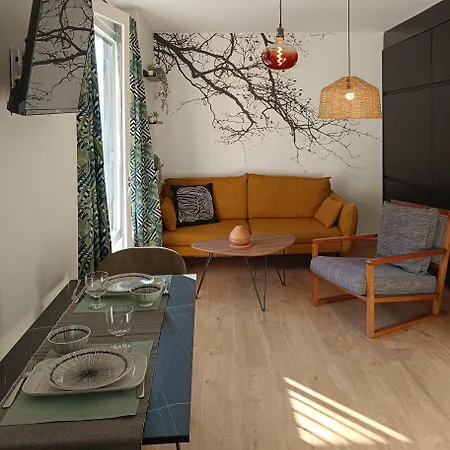 Meuble 3 Etoiles - Piscine- Balcon - Tennis 公寓 艾克斯莱班