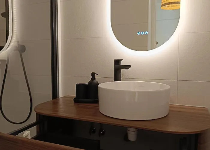 Meuble 3 Etoiles - Piscine- Balcon - Tennis